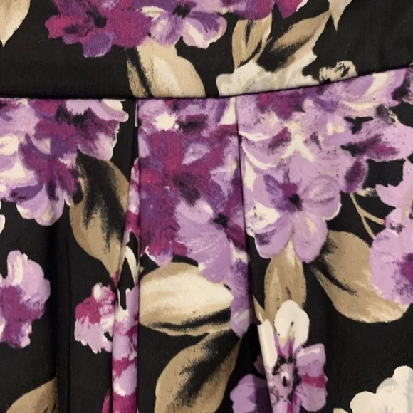 White House Black Market Purple & Lavender Floral Flare Skirt Women's Size 0 - Picture 3 of 9